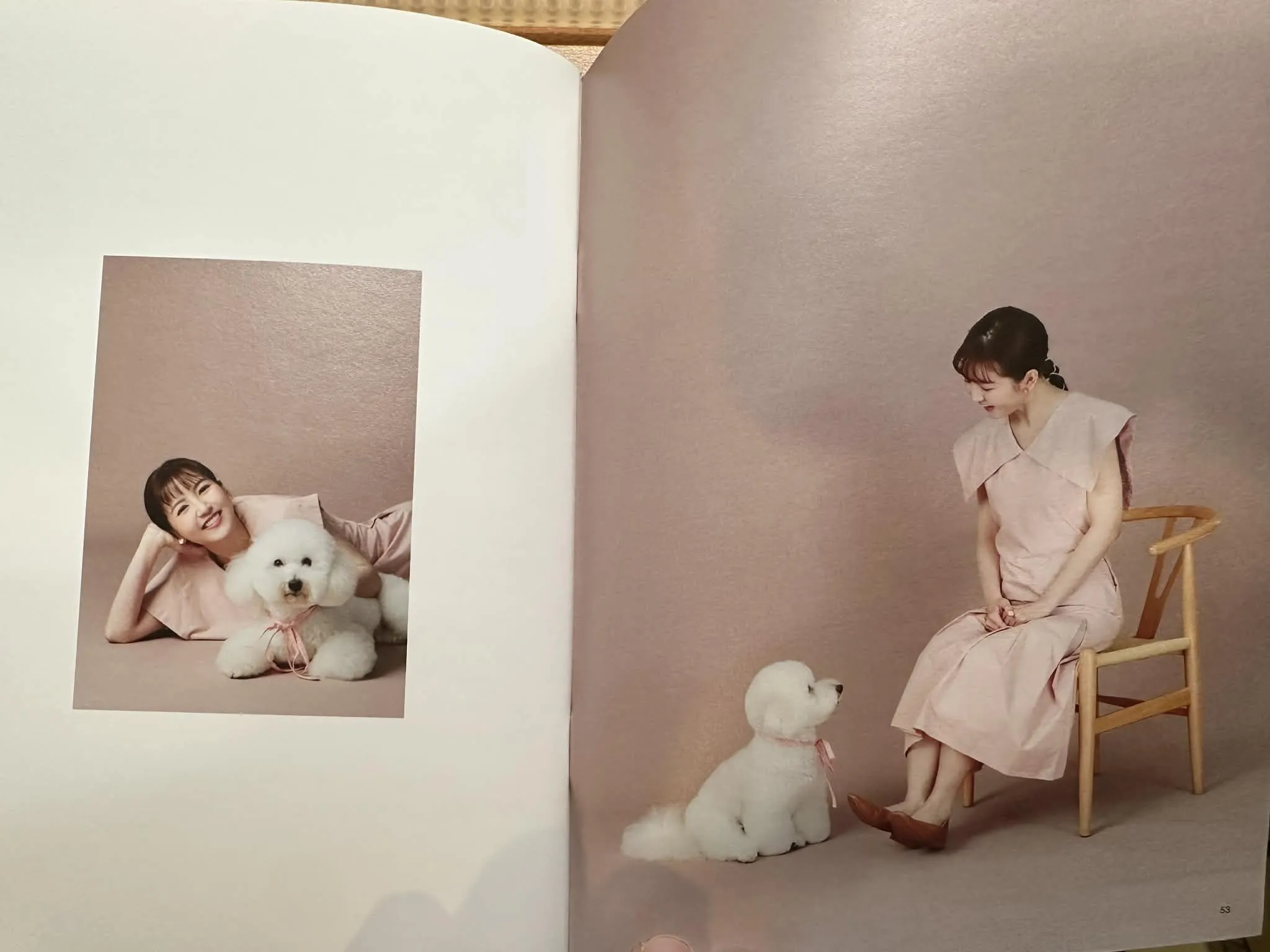 歌詞本中有與發心的合照