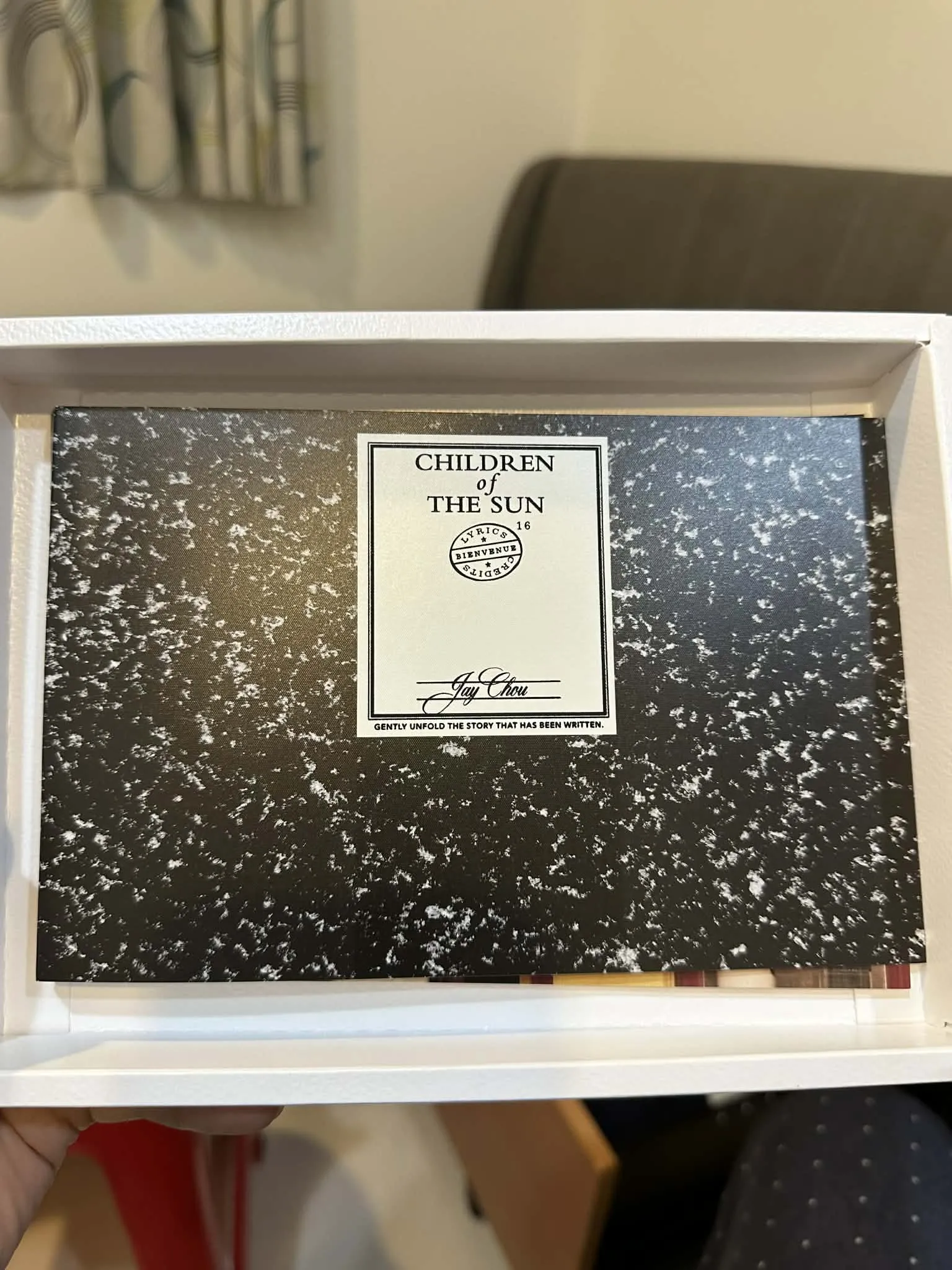 歌詞本，順便看看木相框